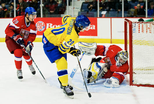 André Petersson, Sverige, gör 0-1 bakom Jakub Sedlacek,