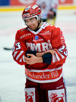 Tomas Skogs, Timrå fick ett slag över armen. Skada,