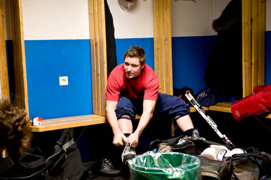 Ishockey, korphockey, spontanidrott, omklädningsrum