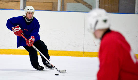 Bläddra bland fler bilder av Ishockey, korphockey