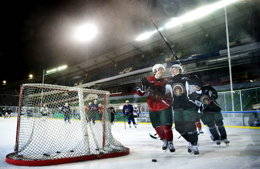Inför Frölunda - Färjestad på Ullevi. Utematch, arena,