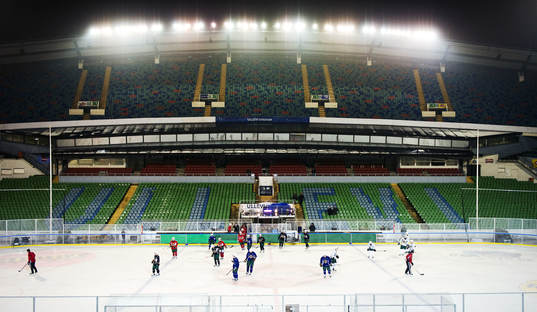 Inför Frölunda - Färjestad på Ullevi. Utematch, arena,