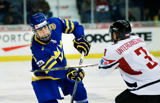Adam Larsson, Sverige