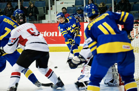 André Petersson, Sverige, skjuter in 3-6