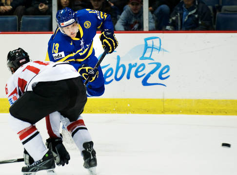 Jakob Silfverberg, Sverige, skjuter mot mål