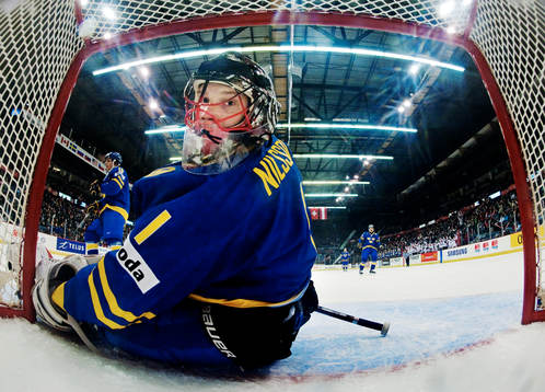 Anders Nilsson, målvakt, Sverige, tittar in i kameran