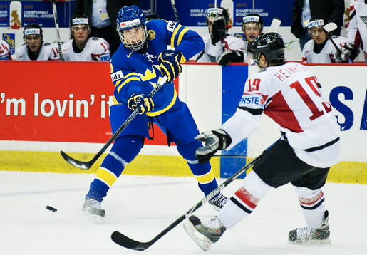 Adam Larsson, Sverige