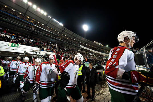 Frölunda på väg in till andra perioden