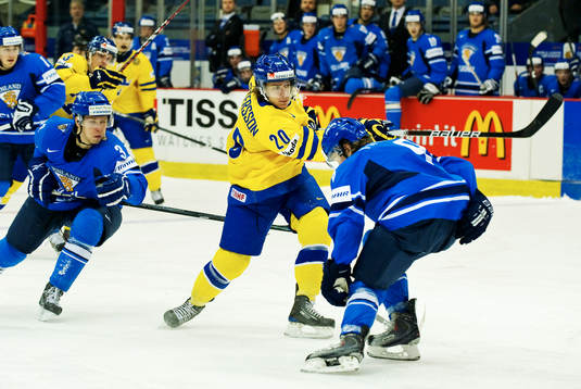 André Petersson, Sverige, skjuter in 1-0
