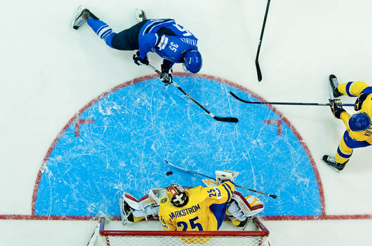 Teemu Hartikainen, Finland, oroar framför Jacob
