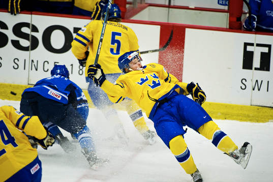 Mattias Tedenby, Sverige, flyger