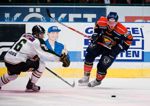 Mika Hannula, Djurgården, rundar Fredrik Lindgren,