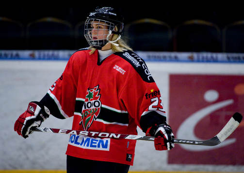 Frida Nevalainen, Modo