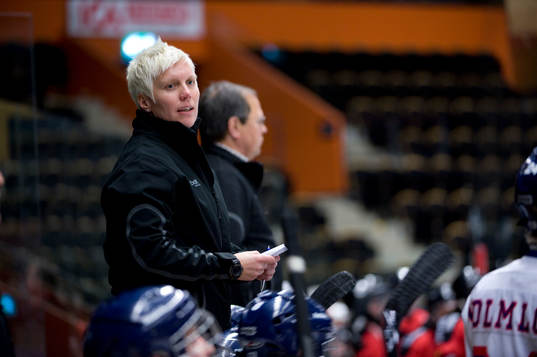 Erica Buck, Assisterande Tränare