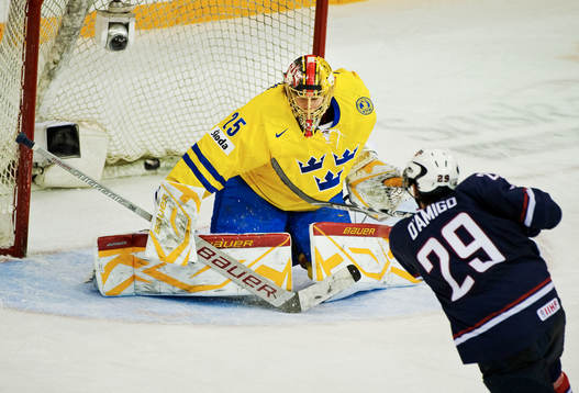 Jerry D Amigo, USA, gör 2-4 bakom Jacob Markström,