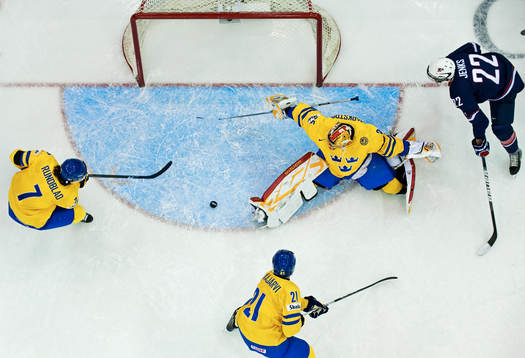 Aj Jenks, USA, oroar framför Jacob Markström, målvakt,