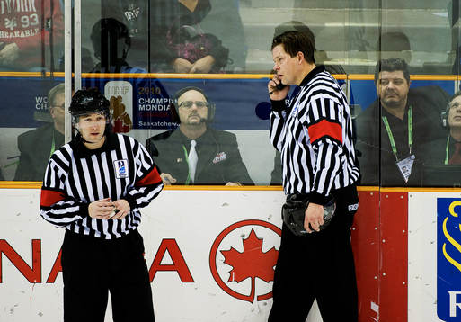 Darcy Burchell och Tom Laaksonen, domare