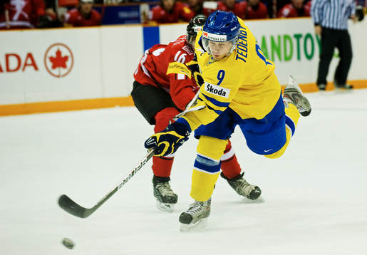 Mattias Tedenby, Sverige, skjuter in 5-0