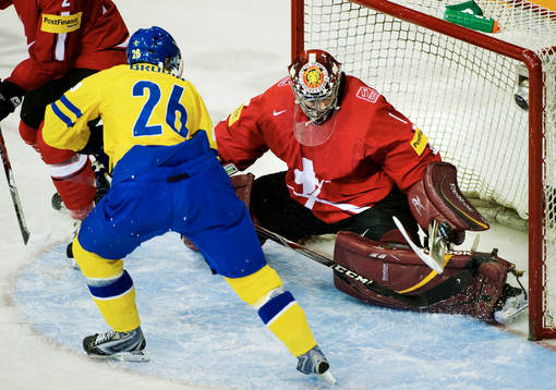 Daniel Brodin, Sverige, gör 6-0 bakom Benjamin Conz,