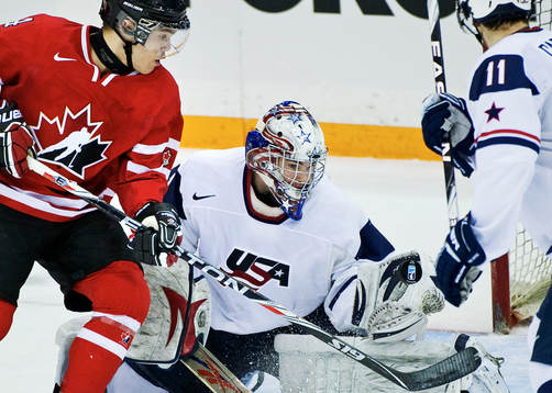 Taylor Hall, Kanada, oroar framför Jack Campbell,