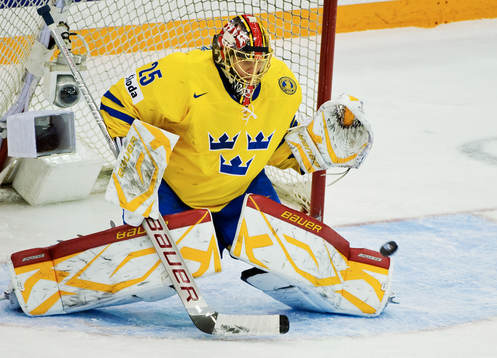 Jacob Markström, målvakt, räddar ett skott