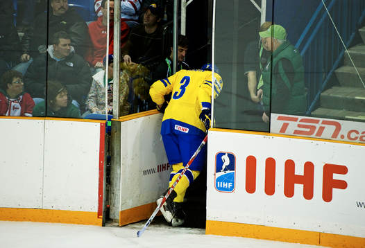 Oliver Ekman Larsson, Sverige, utgick i andra perioden på