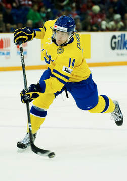 Mattias Ekholm, skjuter