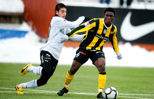 Alejandro Bedoya, Örebro, Abdul Majeed Waris, Häcken