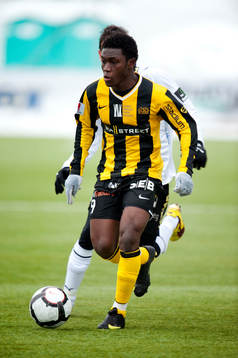 Abdul Majeed Waris. Häcken