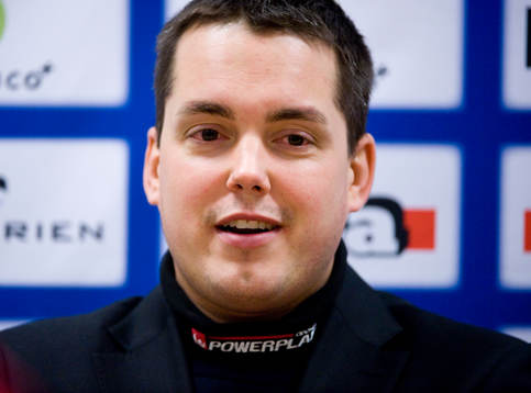 Tomas Montén, Tränare, kan inte hålla sig för skratt