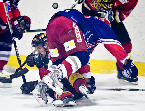 Kollision, tackling, pucken fri