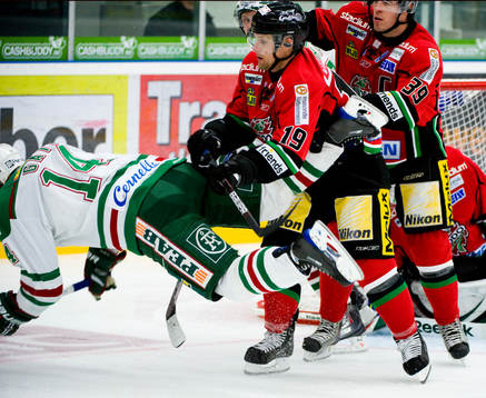 Markus Näslund, Modo, trycker ner Mikael Gath, Rögle