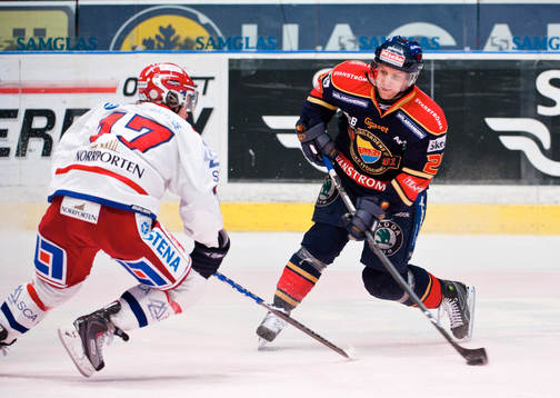 Tim Eriksson, Djurgården, går på skott