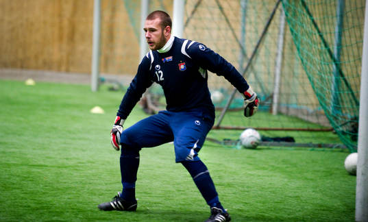 Fotboll, superettan, Örgryte tränar i Delsjöhallen i