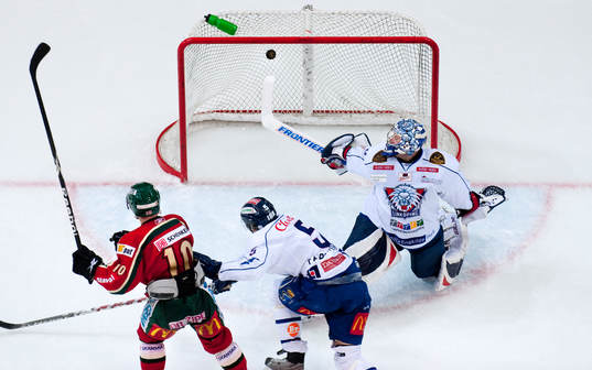 Bläddra bland fler bilder av Ishockey, elitserien, Frölunda-Linköping