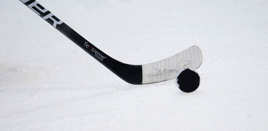 Puck, klubba, genre