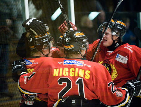 Marcus Gunnarsson och Ola Higgins, jubel