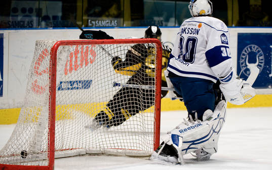Jonas Westerling, AIK (jubel). Joacim Eriksson, Målvakt