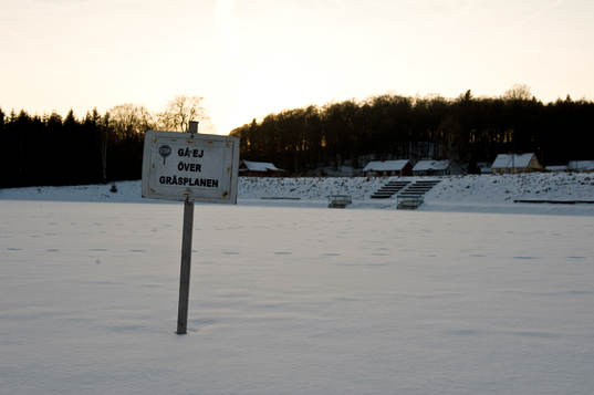 Visseltofta:  Snö, fotbollsplan