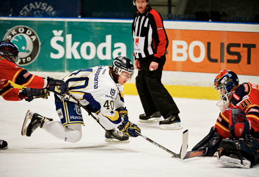 André Petersson, HV71, och Gustaf Wesslau, målvakt,
