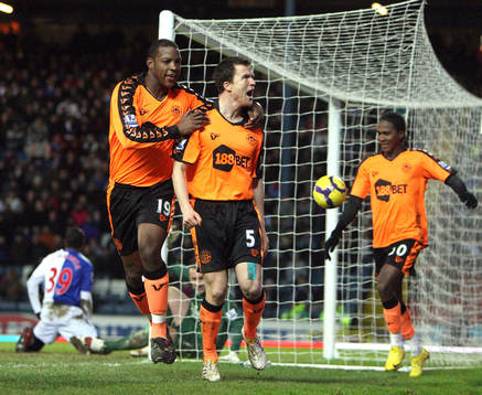 Titus Bramble och Gary Caldwell, Wigan, glädje, jubel