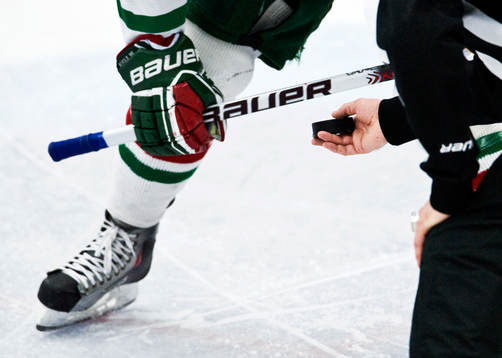 Puck, hand, nedsläpp, genre
