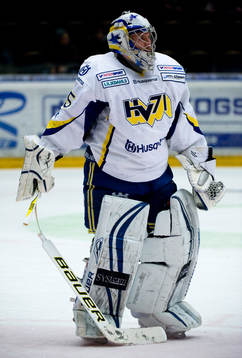 Andreas Andersson, målvakt. Knäckt klubba