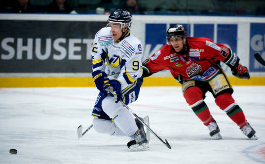 Teemu Laine, HV71 jagas av Oscar Steen, Modo