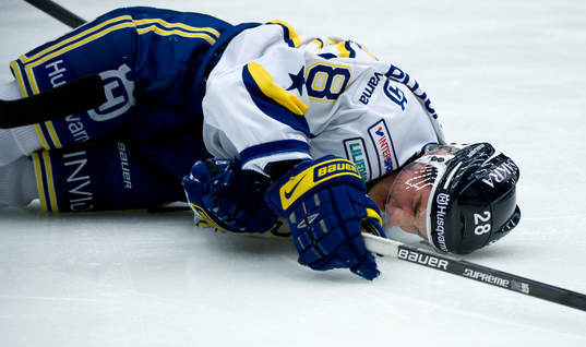 Adam Almquist, skada, smärta