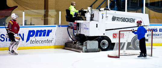 Bläddra bland fler bilder av Ishockey, småklubbs, Hässleholm - Osby