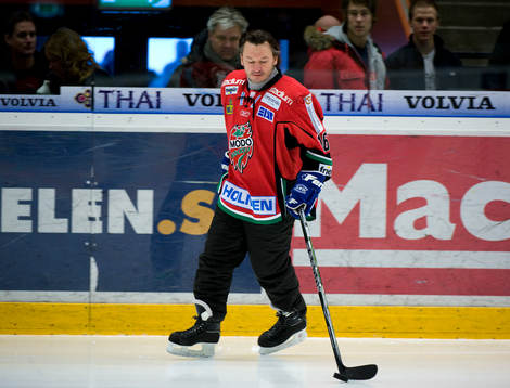 Nöje, Anders Ekborg spelar ishockey med Peter Forsberg