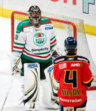 Jürgen Penker, målvakt, Rögle och Marcus Nilson,