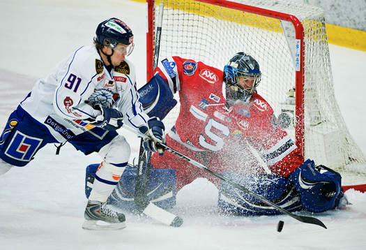 Andreas Jämtin, Linköping, och Riku Helenius, målvakt,