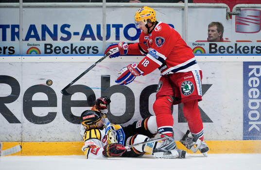 Sebastian Lauritzen, Brynäs, och Linus Videll, Södertälje